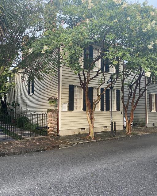 The Edgar Wells House — photo 1