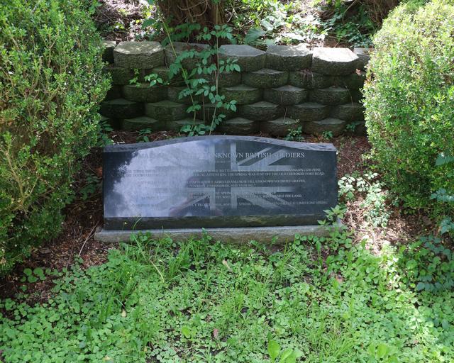 Marker For Three Unknown British Soldiers — photo 3