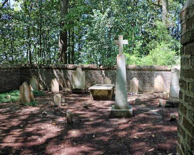 Henry Laurens Cemetery — photo 4
