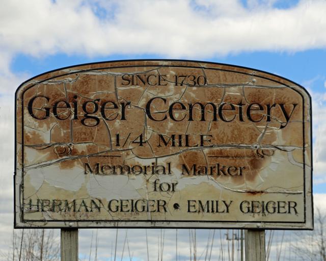 Herman & Emily Geiger Grave — photo 2